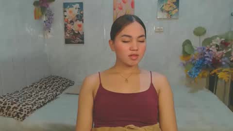 Snapshot of urasian_kat chatting on May 9, 10:15 pm urasian_kat online show from May 9, 10:15 pm