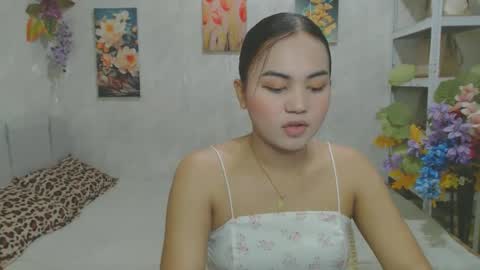 Snapshot of urasian_kat chatting on May 21, 7:10 pm urasian_kat online show from May 21, 7:10 pm