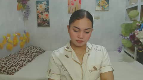 Snapshot of urasian_kat chatting on May 30, 7:44 pm urasian_kat online show from May 30, 7:44 pm