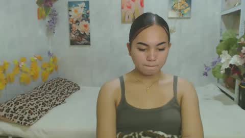 Snapshot of urasian_kat chatting on June 5, 6:57 pm urasian_kat online show from June 5, 6:57 pm