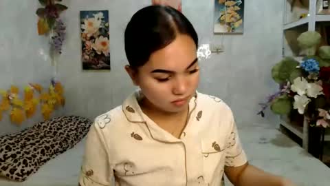 Snapshot of urasian_kat chatting on June 7, 11:08 pm urasian_kat online show from June 7, 11:08 pm