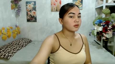 Snapshot of urasian_kat chatting on June 11, 12:32 am urasian_kat online show from June 11, 12:32 am