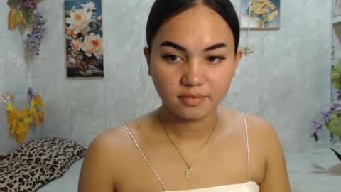 Snapshot of urasian_kat chatting on June 20, 7:27 pm urasian_kat online show from June 20, 7:27 pm