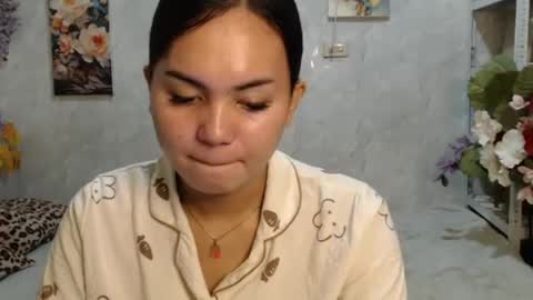 Snapshot of urasian_kat chatting on June 23, 12:30 am urasian_kat online show from June 23, 12:30 am