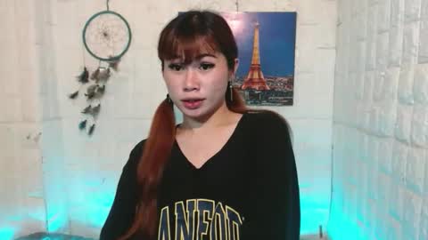 Snapshot of urasian_khalifa21 chatting on April 8, 4:29 pm Shirley online show from April 8, 4:29 pm
