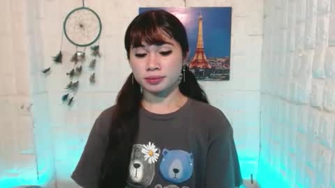 Snapshot of urasian_khalifa21 chatting on April 23, 9:50 pm Shirley online show from April 23, 9:50 pm