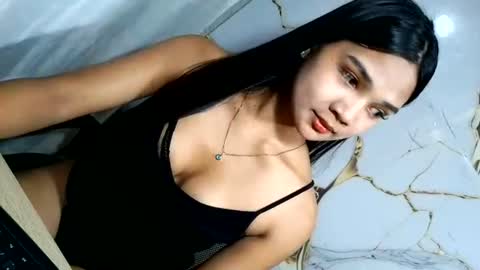 Snapshot of urasian_latinaxxx chatting on July 1, 11:01 am urasian_latinaxxx online show from July 1, 11:01 am