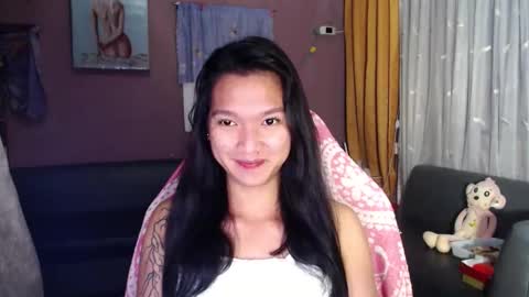 NEWRA  ALLISON online show from November 25, 5:57 pm