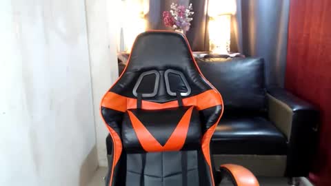 Olivia online show from December 25, 11:00 am