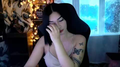 Snapshot of urasiandreamgirlxxx chatting on June 20, 6:38 am jess online show from June 20, 6:38 am