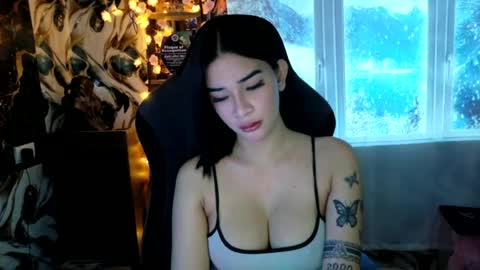 Snapshot of urasiandreamgirlxxx chatting on June 22, 5:26 am jess online show from June 22, 5:26 am
