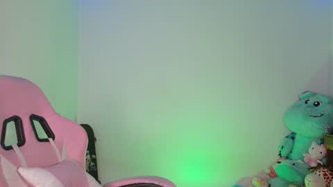 Danielle  online show from July 21, 9:33 am