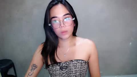 Snapshot of urbabydollx16 chatting on June 8, 12:49 pm urbabydollx16 online show from June 8, 12:49 pm