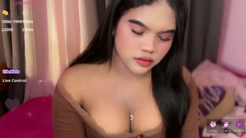 Snapshot of urbabysofia0305 chatting on June 24, 4:06 pm Sofia online show from June 24, 4:06 pm