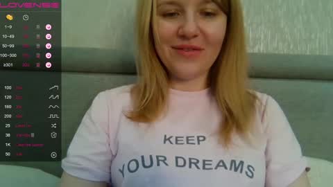Snapshot of urbadkitty chatting on December 2, 10:28 am urbadkitty online show from December 2, 10:28 am