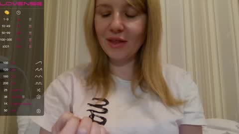 Snapshot of urbadkitty chatting on December 6, 12:49 pm urbadkitty online show from December 6, 12:49 pm