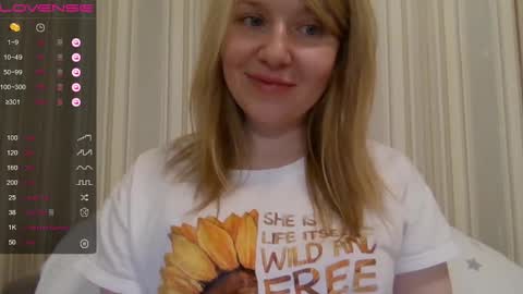 Snapshot of urbadkitty chatting on December 14, 4:31 pm urbadkitty online show from December 14, 4:31 pm
