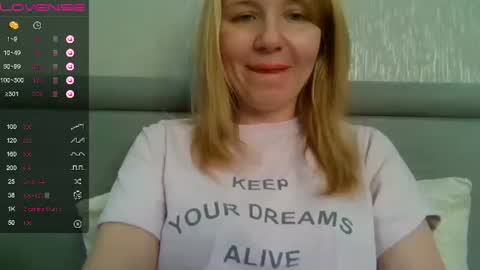 Snapshot of urbadkitty chatting on February 26, 9:10 am urbadkitty online show from February 26, 9:10 am