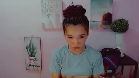 Snapshot of urblossom_princess chatting on June 3, 3:09 am urblossom_princess online show from June 3, 3:09 am
