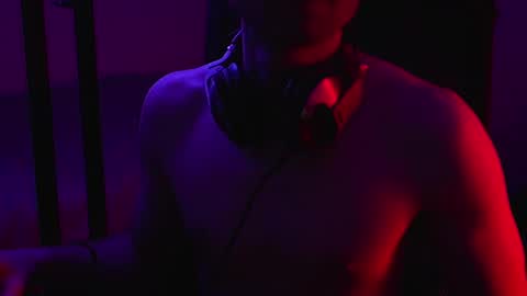 Snapshot of urboytoy_512 chatting on November 8, 5:34 pm urboytoy_512 online show from November 8, 5:34 pm