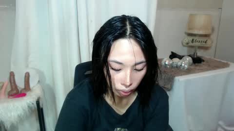 urcrushnextdoor_ online show from February 7, 9:05 am
