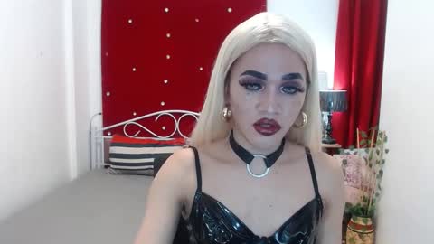 Snapshot of urcumgirlasiants chatting on February 10, 6:35 pm KENDALL online show from February 10, 6:35 pm