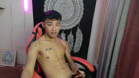 Snapshot of urcutejason chatting on March 29, 8:03 am jason online show from March 29, 8:03 am