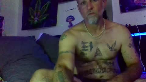 urdaddy875867 online show from August 5, 9:50 pm