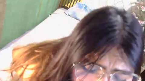 Snapshot of urdream_bride chatting on February 26, 8:08 pm urdream_bride online show from February 26, 8:08 pm