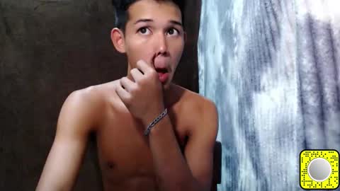 urdreamboy_clarin online show from April 30, 4:52 am