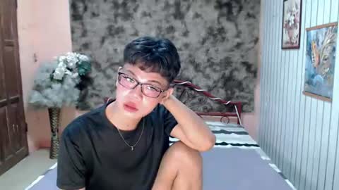 Snapshot of urdreamboy_doms chatting on July 12, 4:25 am urdreamboy_doms online show from July 12, 4:25 am