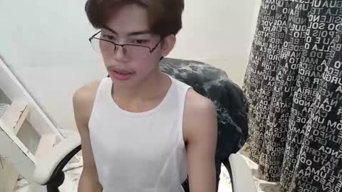 urdreamtw1nk online show from October 28, 3:47 pm