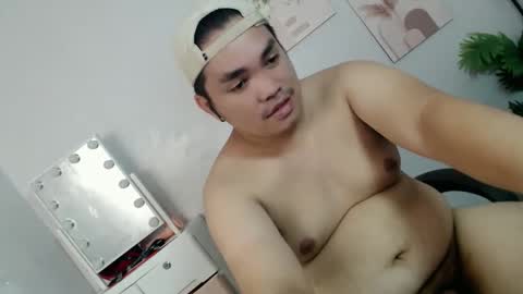 Snapshot of ure_fattytoy143 chatting on June 5, 6:52 am ure_fattytoy143 online show from June 5, 6:52 am