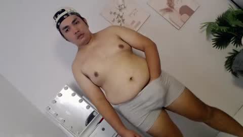 Snapshot of ure_fattytoy143 chatting on June 22, 2:25 pm ure_fattytoy143 online show from June 22, 2:25 pm