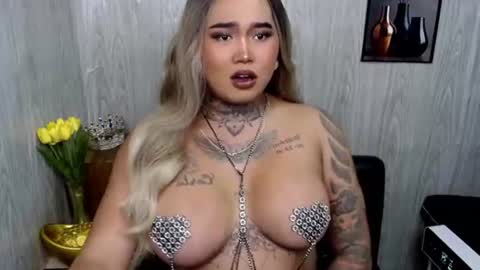 Snapshot of urfabtattooqueen chatting on July 6, 3:36 am Maxxie online show from July 6, 3:36 am