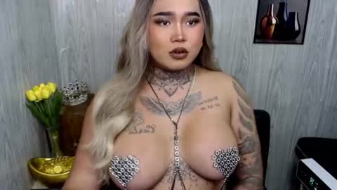 Snapshot of urfabtattooqueen chatting on July 8, 9:03 am Maxxie online show from July 8, 9:03 am