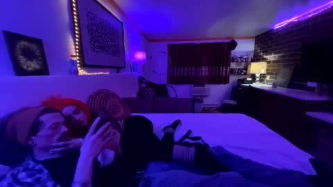 Snapshot of urfavoritedreamteam chatting on March 14, 9:37 am UrFavoriteDreamTeam online show from March 14, 9:37 am