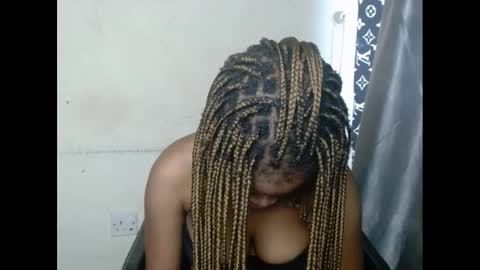 Snapshot of urflirtydoll chatting on February 4, 8:06 pm urflirtydoll online show from February 4, 8:06 pm