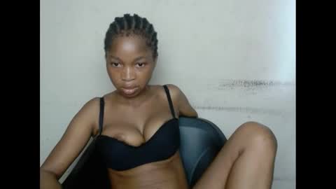 Snapshot of urflirtydoll chatting on February 25, 2:14 am urflirtydoll online show from February 25, 2:14 am