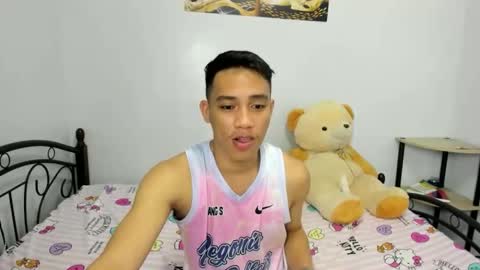 urfucker_vinz online show from February 25, 5:17 am