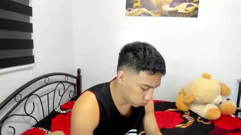 urfucker_vinz online show from April 27, 12:47 pm