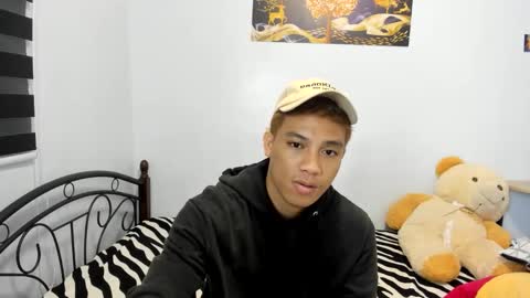 Snapshot of urfucker_vinz chatting on May 20, 1:06 pm urfucker_vinz online show from May 20, 1:06 pm