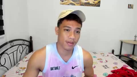 Snapshot of urfucker_vinz chatting on June 8, 3:23 pm urfucker_vinz online show from June 8, 3:23 pm