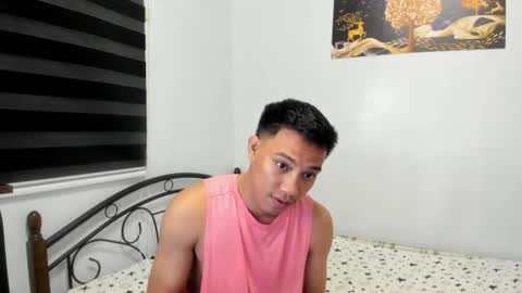 Snapshot of urfucker_vinz chatting on July 15, 3:39 pm urfucker_vinz online show from July 15, 3:39 pm
