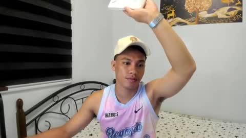 Snapshot of urfucker_vinz chatting on July 16, 12:44 pm urfucker_vinz online show from July 16, 12:44 pm