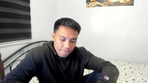 Snapshot of urfucker_vinz chatting on July 20, 12:51 pm urfucker_vinz online show from July 20, 12:51 pm