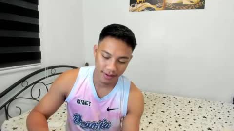 Snapshot of urfucker_vinz chatting on July 28, 3:08 pm urfucker_vinz online show from July 28, 3:08 pm