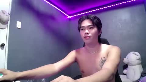 Snapshot of urfuckinghighness chatting on October 15, 2:50 pm ask me online show from October 15, 2:50 pm