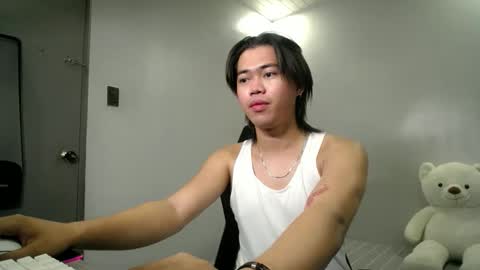 Snapshot of urfuckinghighness chatting on March 7, 11:13 pm ask me online show from March 7, 11:13 pm