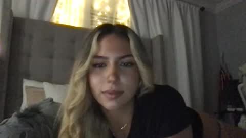 urgfmandy online show from December 3, 2:52 am